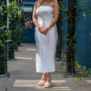 Chic Strapless White Dress